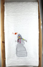 Carregar imagem no visualizador da galeria, Toalha de Banho Grande com Desenho Infantil Bordado